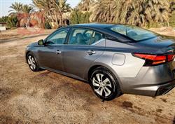 نيسان ألتيما